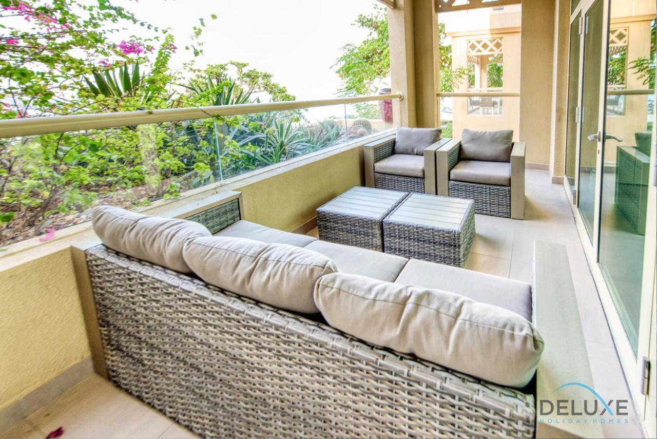Lively 1 Bedroom At Al Nabat Shoreline 8 Palm Jumeirah By Deluxe Holiday Homes Дубай Экстерьер фото